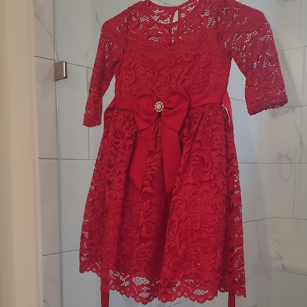 Elegant Red A-line Dress with Cuffed 3/4 Sleeves